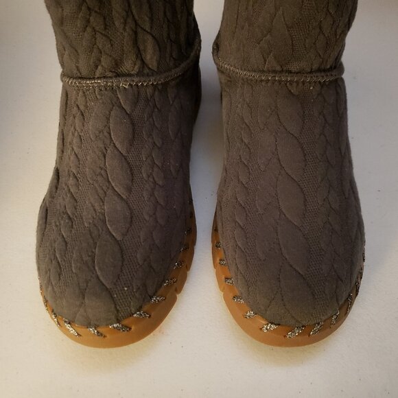 Muk Luks Mukluks Women's Dark Heather Gray Cable Knit Memory Foam 7 Booties NIB - Picture 3 of 16
